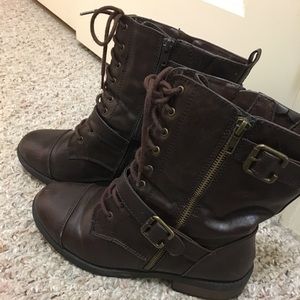 WHITE MOUNTAIN LEATHER TIE UP BROWN BOOTS 👢